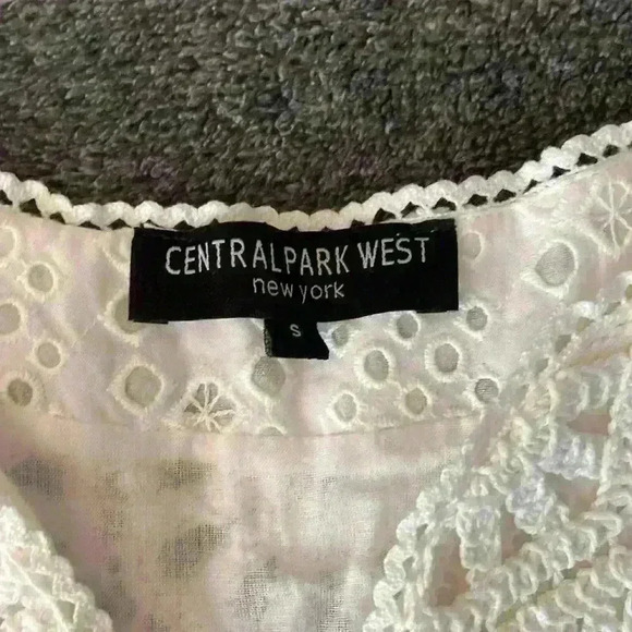 Central Park west NYC White Blouse size Small - Picture 2 of 4